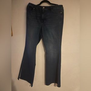 Sofia Vegara split hem jeans 2nd pair